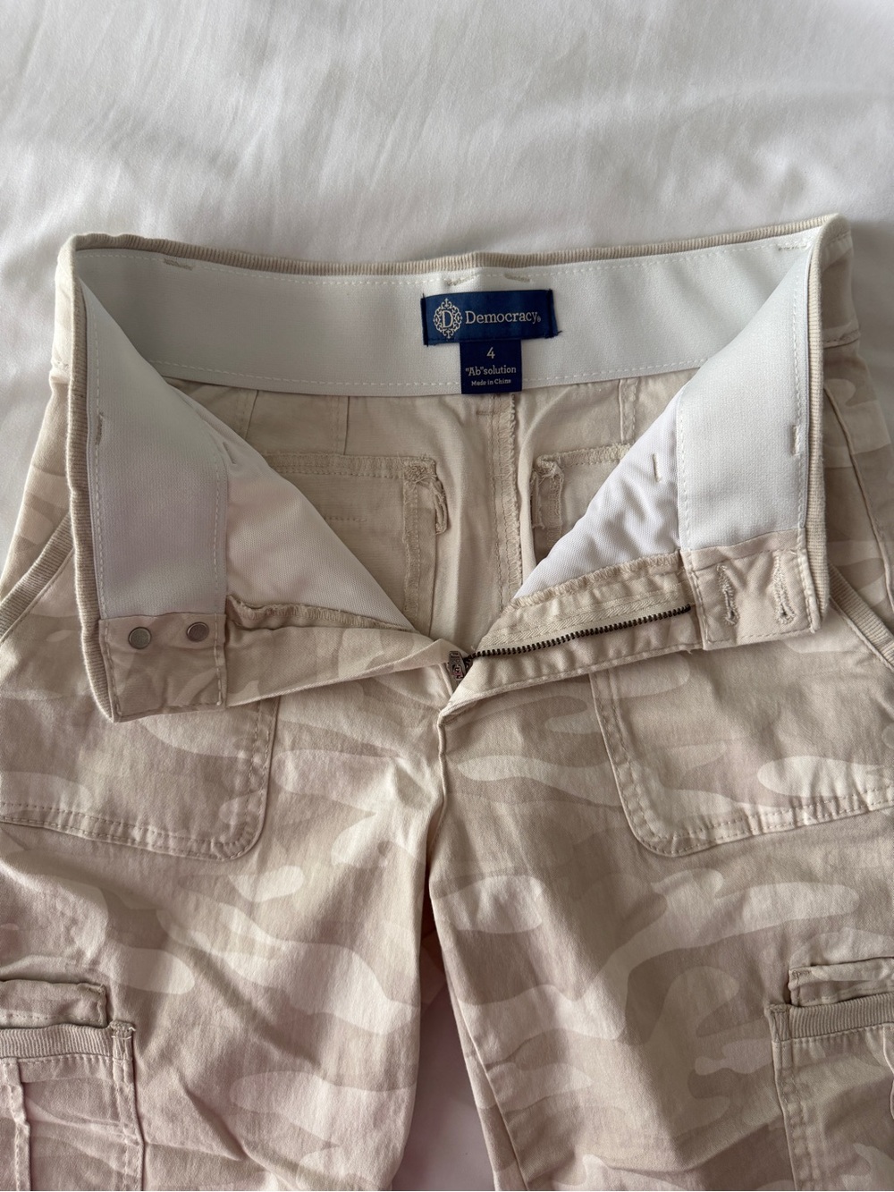 Democracy High Rise Camo Utility Pants Size 4 - Picture 6 of 9